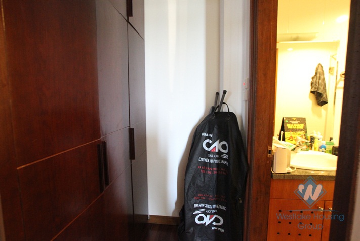 Lake view 2 bedroom apartment for lease in Tay Ho district, Hanoi